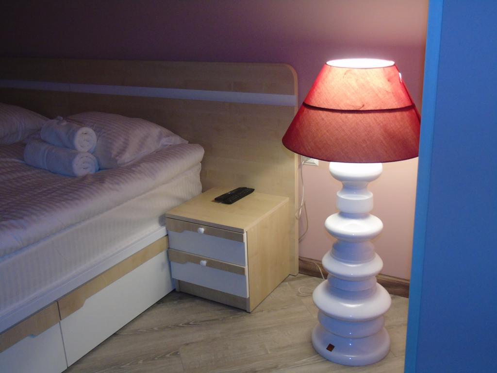 Holiday Hotel & Hostel Yerevan Luaran gambar