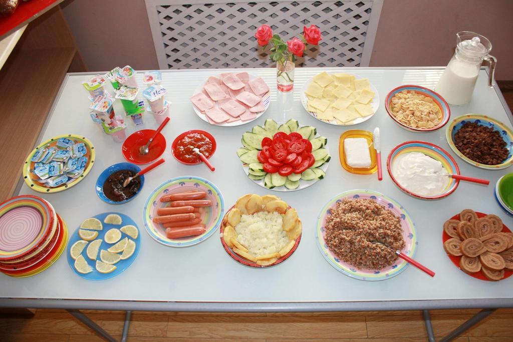 Holiday Hotel & Hostel Yerevan Luaran gambar