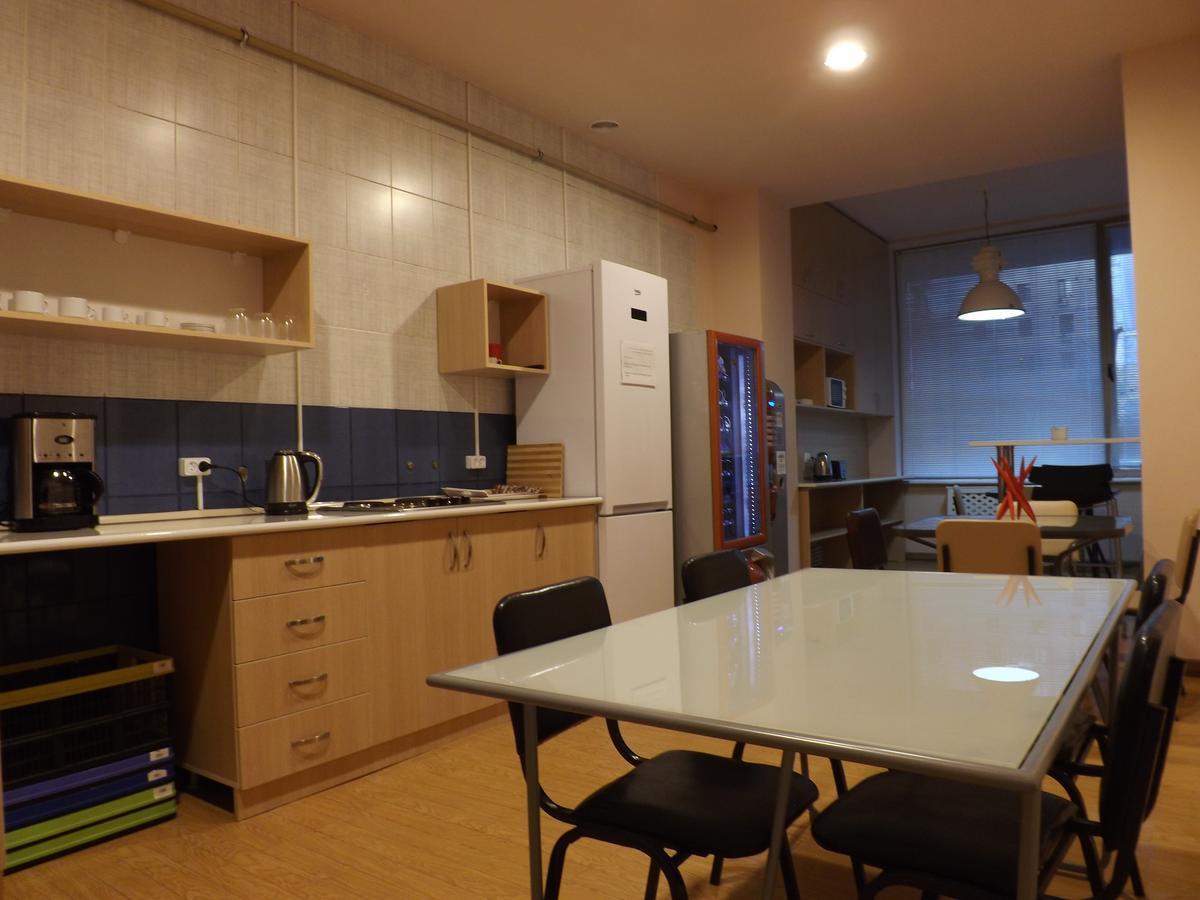Holiday Hotel & Hostel Yerevan Luaran gambar