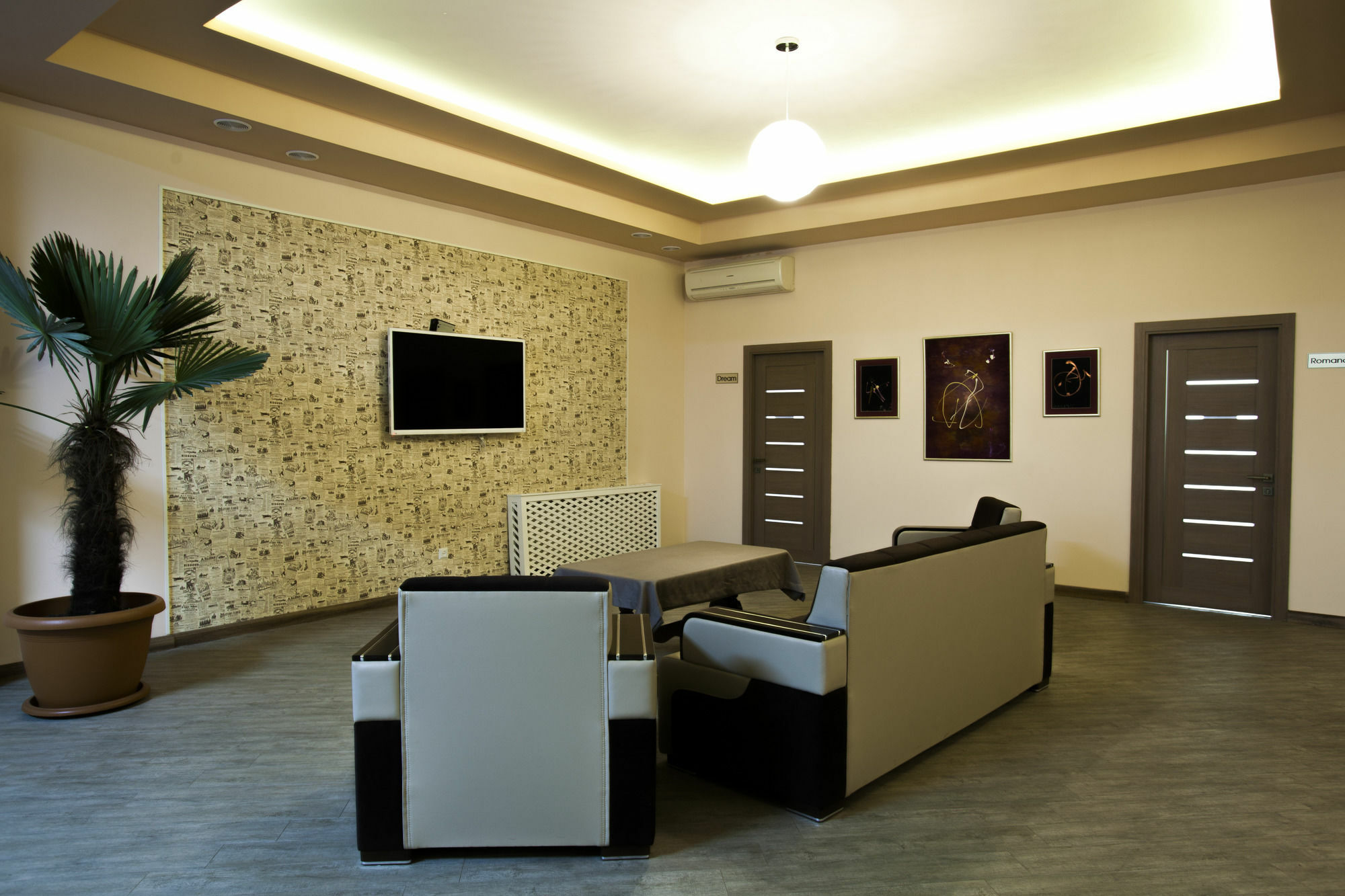 Holiday Hotel & Hostel Yerevan Luaran gambar