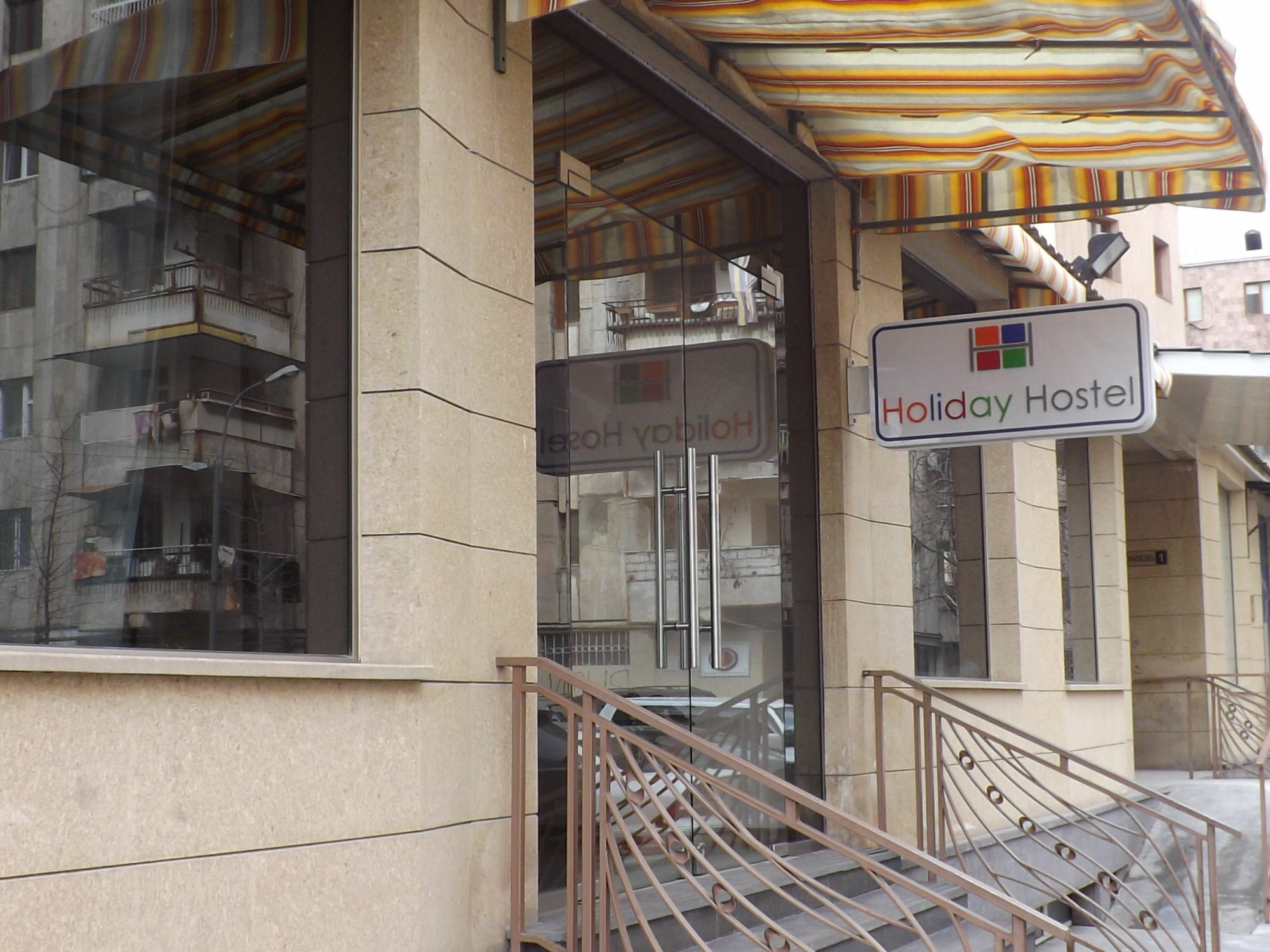 Holiday Hotel & Hostel Yerevan Luaran gambar