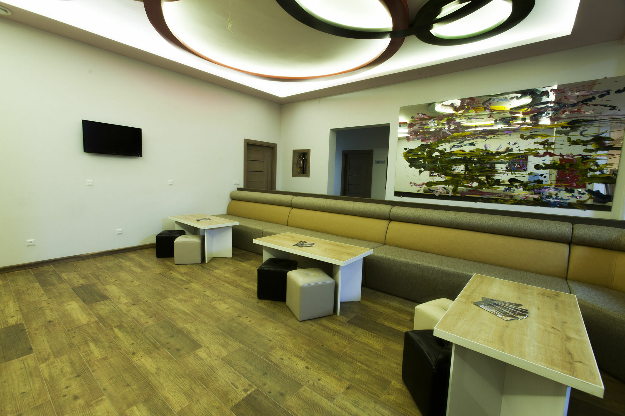 Holiday Hotel & Hostel Yerevan Luaran gambar