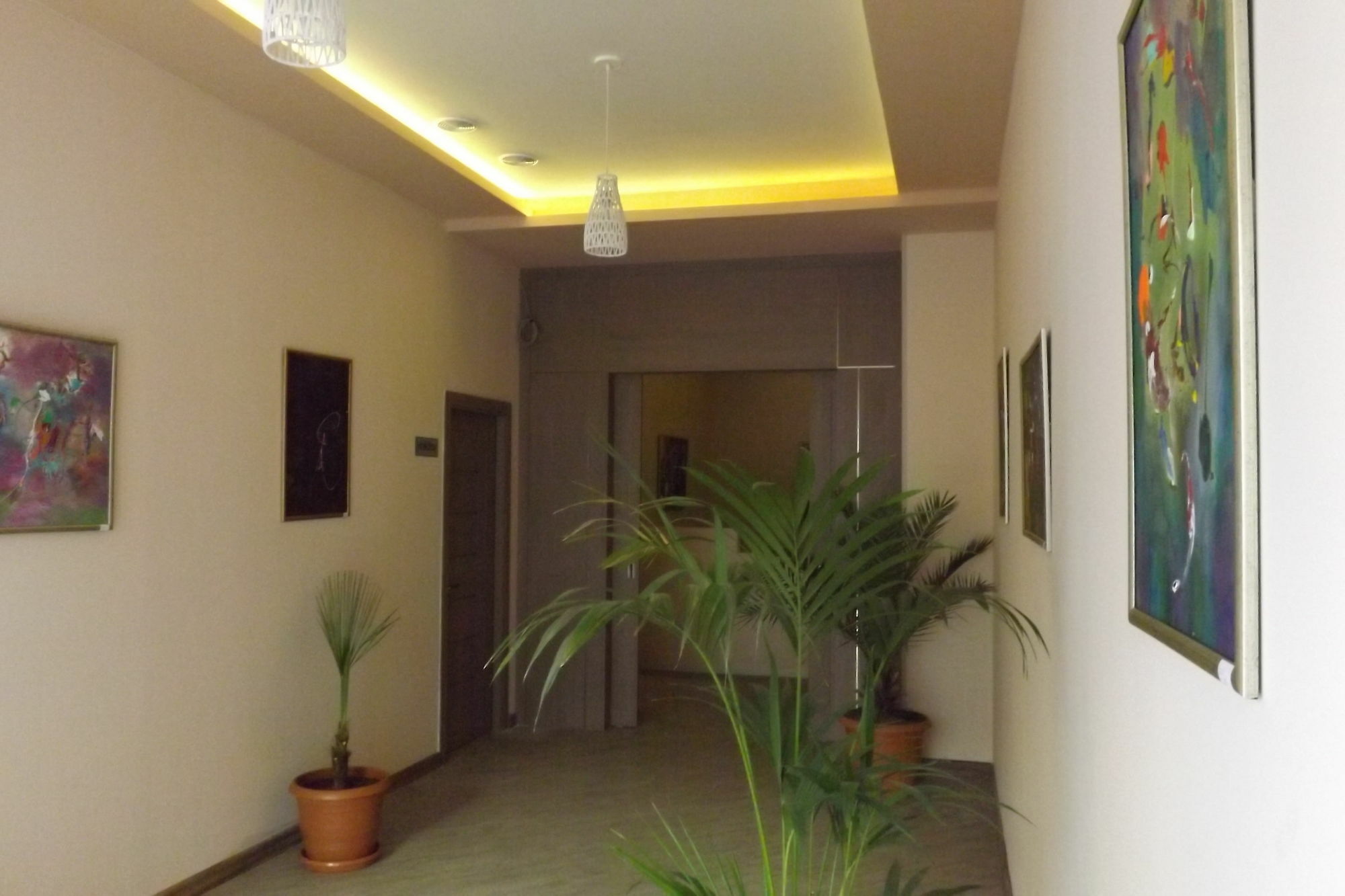 Holiday Hotel & Hostel Yerevan Luaran gambar