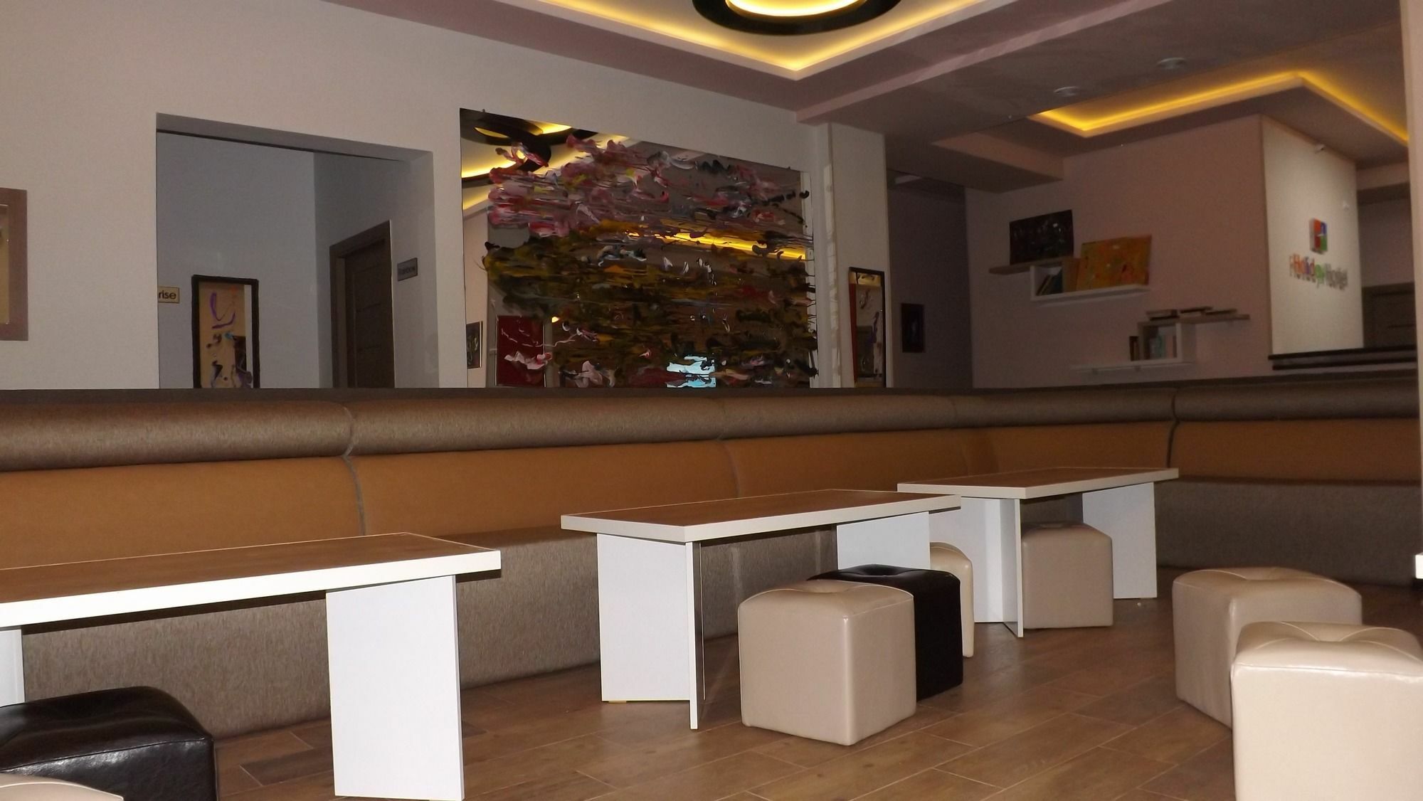 Holiday Hotel & Hostel Yerevan Luaran gambar