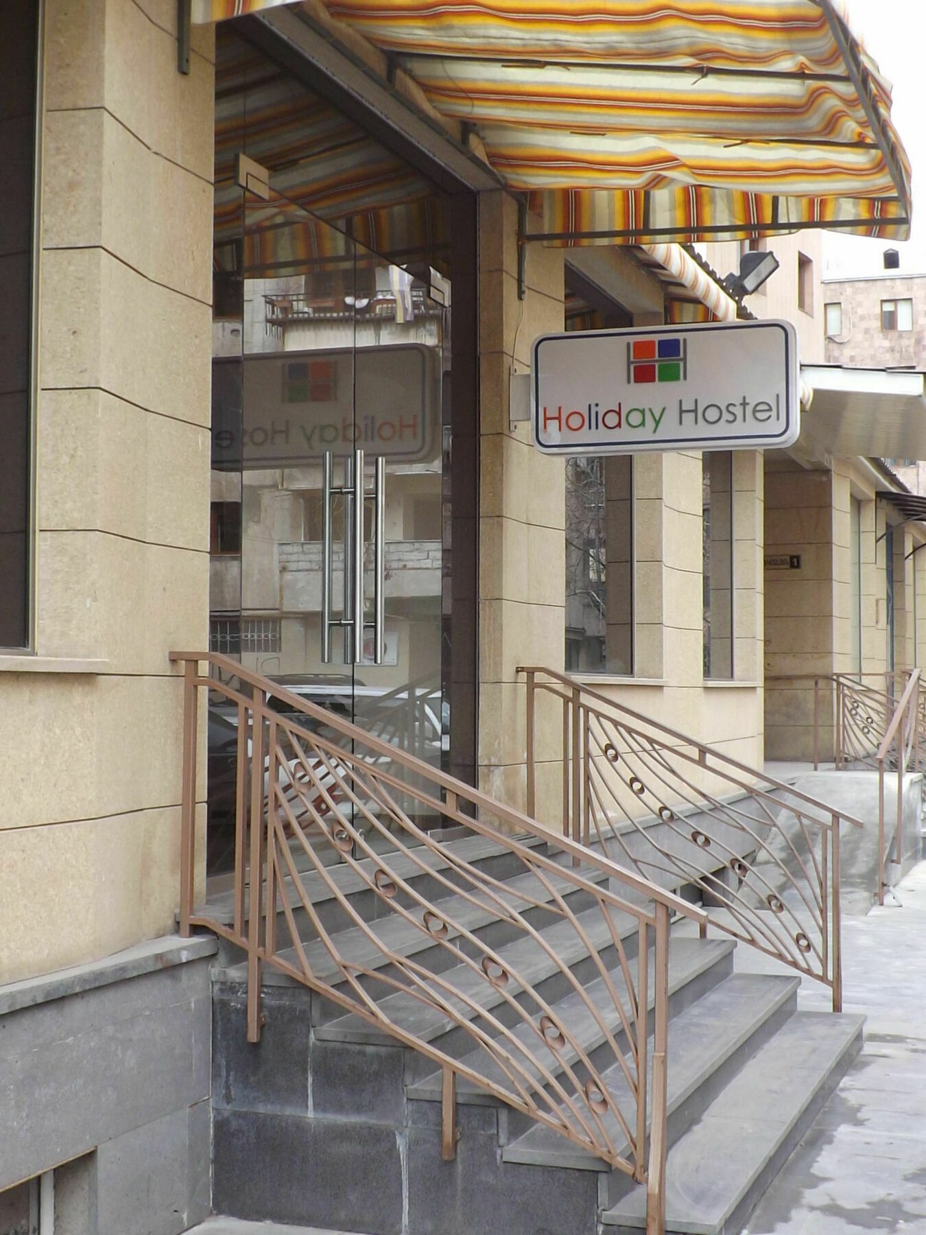 Holiday Hotel & Hostel Yerevan Luaran gambar